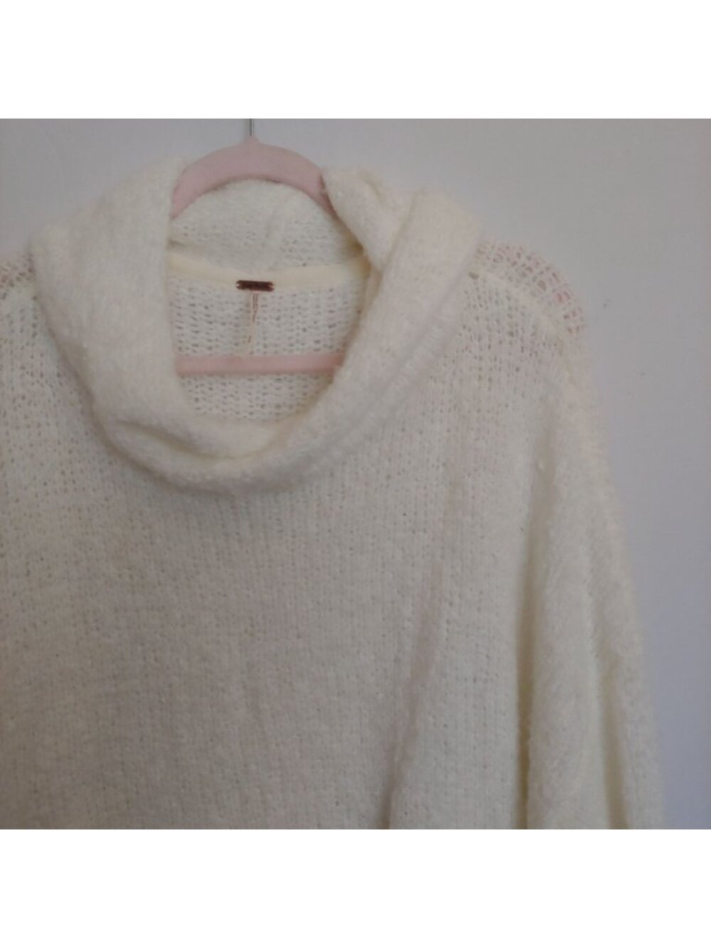 Free People Sweater Fluffy Chunky Knit Cropped Turtleneck Ivory Après Ski SP - Picture 5 of 14
